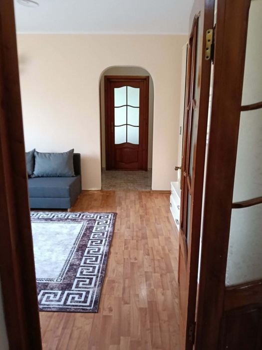 Închiriez apartament