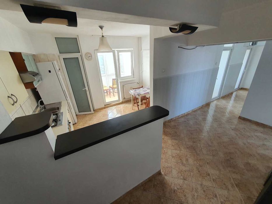 Inchiriez Apartament 4 Camere decomandat Militari Uverturii / Dezrobirii 91 mp, 2 balcoane Etaj 8