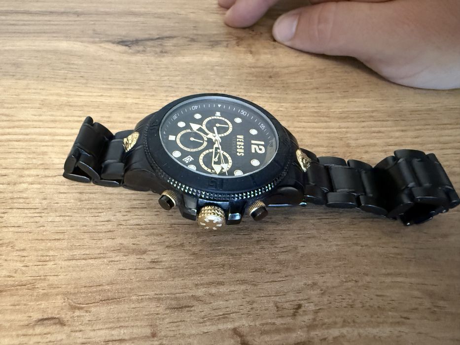 Ceas versace versus