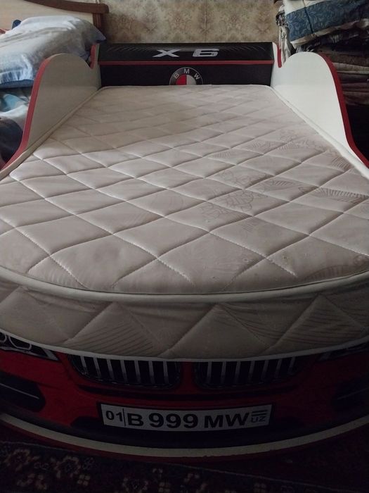 Продается детская кровать машинка б/у