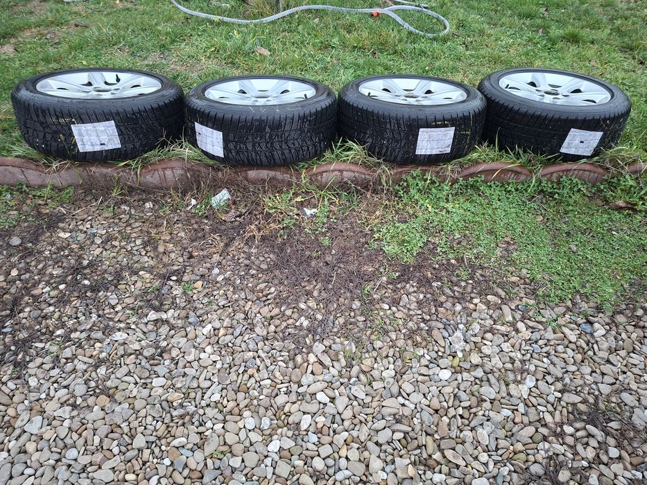 Vând roți de BMW 5X120 ,225/50 R17 BARUM