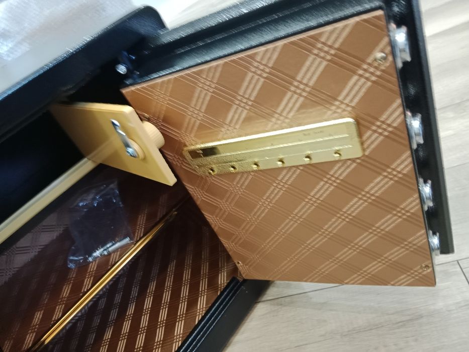 Сейф с механическим кодом