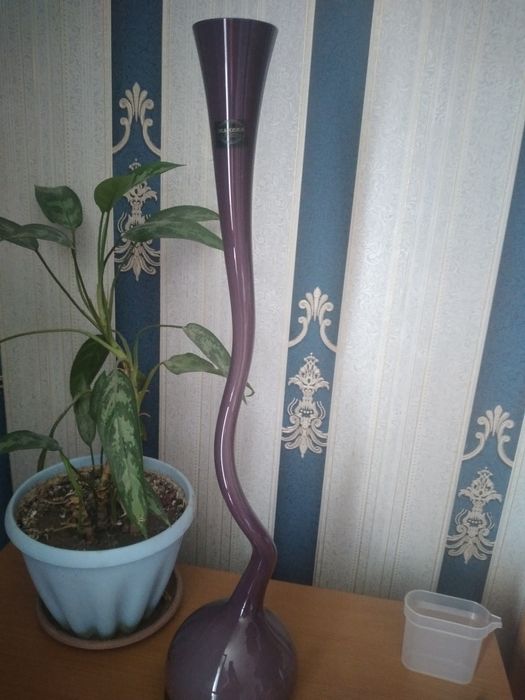 Продам вазу декоративную