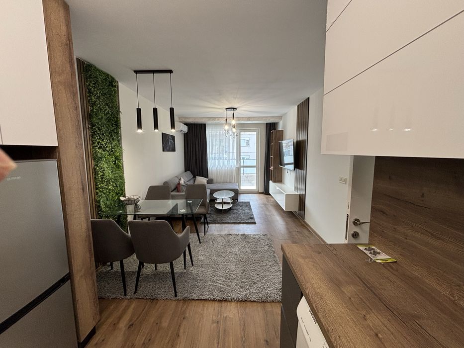 Отдавам под наем чисто нов апартамент 77кв.м.