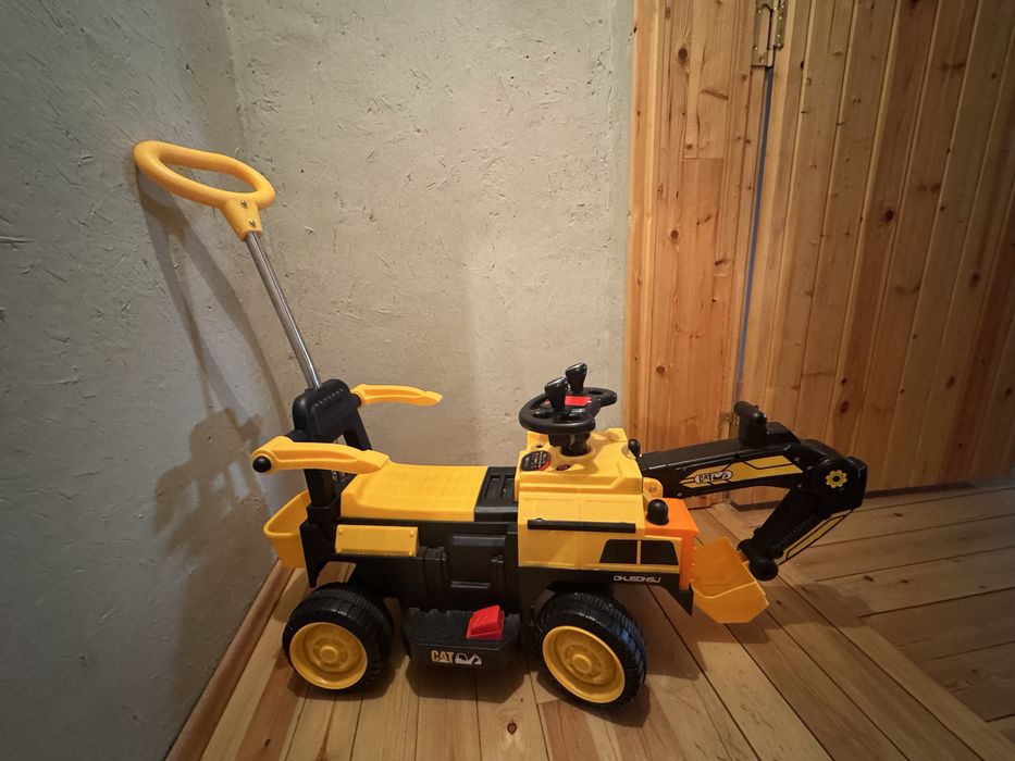 Игрушка машина-экскаватор