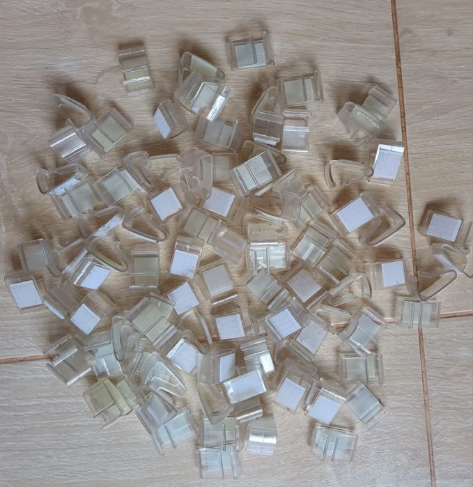 De vânzare eșarfe scaun + fuste si șervete din brocart