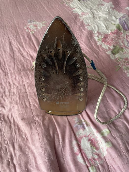 Продаеться утюг бу в рабочем состоянии