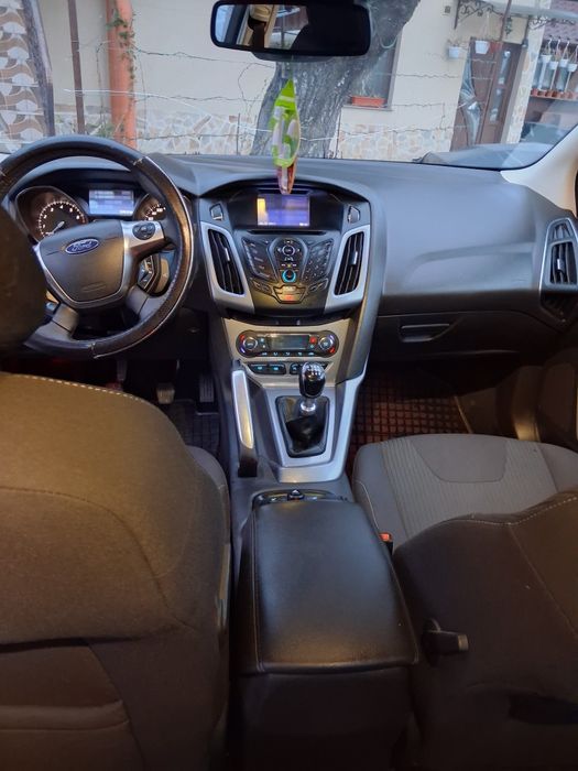 Vând Ford Focus Titanium