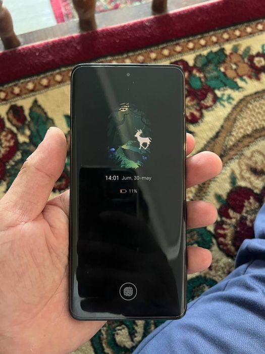 HONOR 9 B sotiladi 256 talik hech qanday aybi yo'q ayfon oldim shunga.