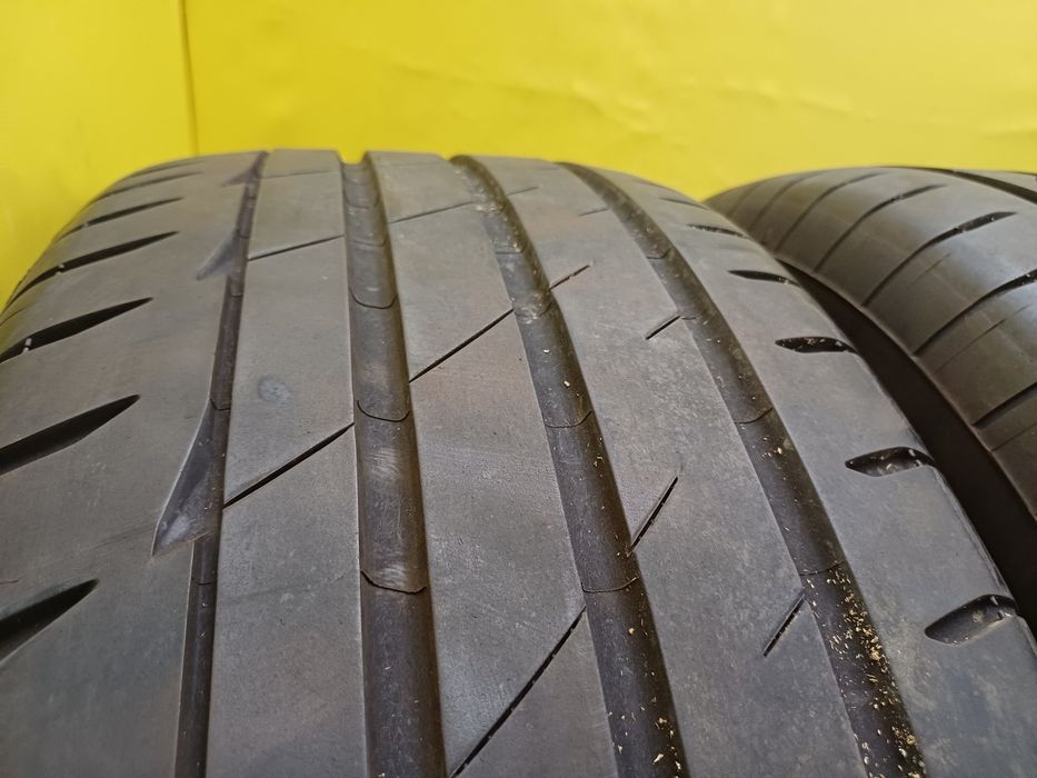 Шины 225/55 R16 Bridgestone пара.