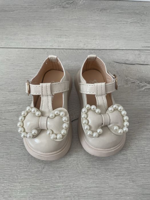 Обувки за момиче