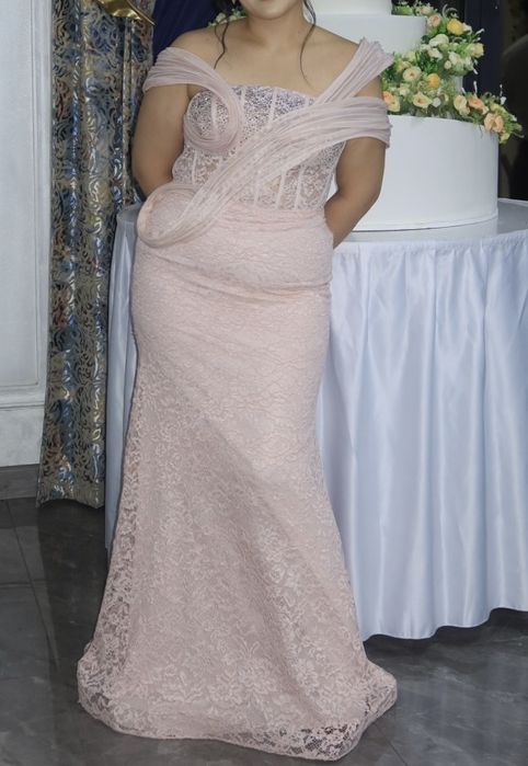 вечерние платья.