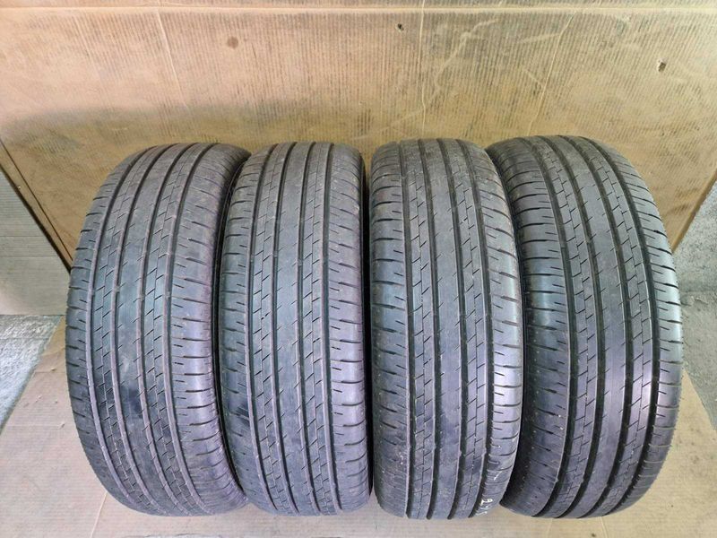 4 Bridgestone R18 225/60
летни гуми
DOT4819