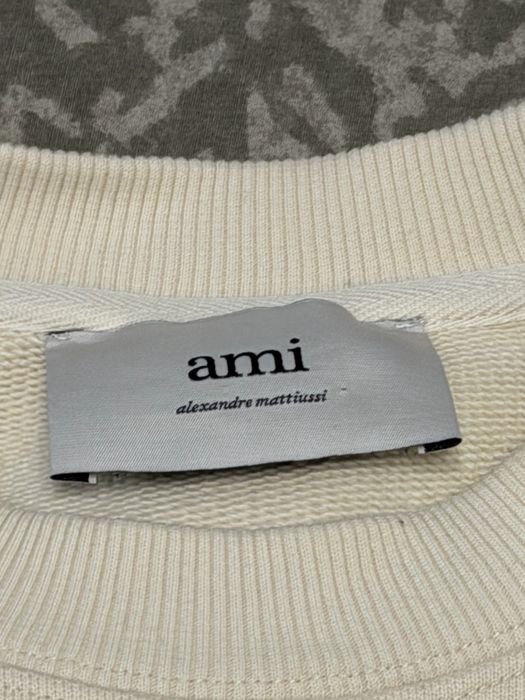 Sweatshirt beige patch de coeur ami paris