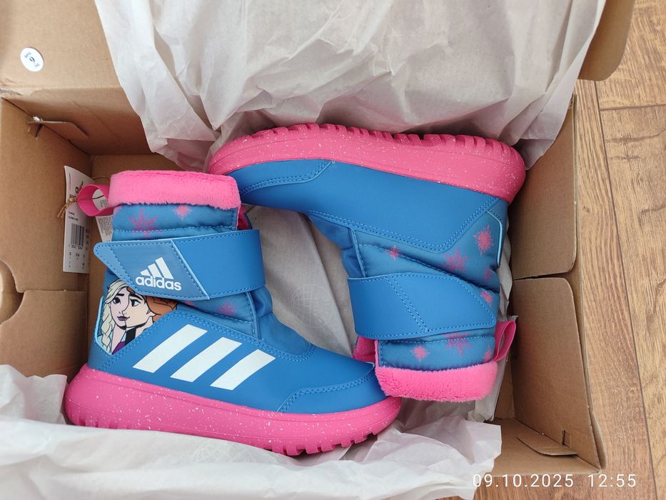 Нови Adidas детски ботуши, 32 номер