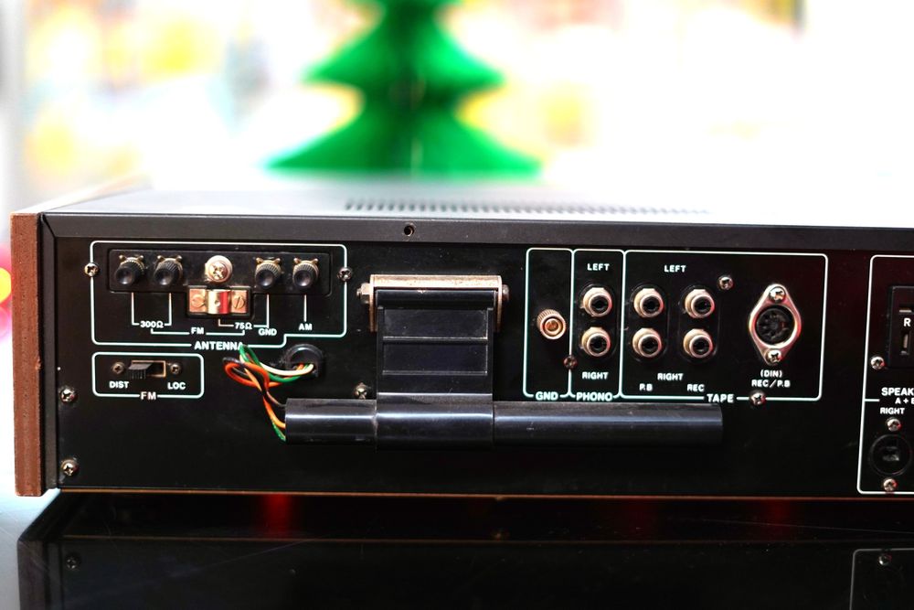 Amplituner AKAI AA-810