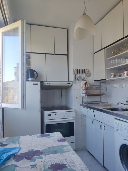 Дава се под наем Тристаен апартамент в Габрово, Долни Бакойци - 78 кв.м за 45900 € - Снимка #2