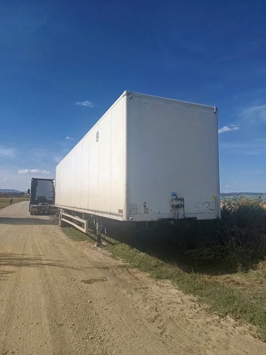 Semiremorca BOX WEKA