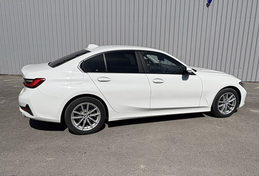 BMW 3 Series 2019 — imagine 13