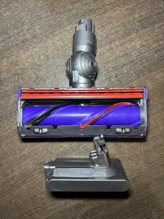 Dyson V10 perie motorizata si acumulator originale