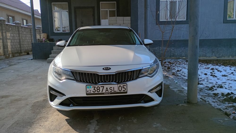 Продам Киа Оптима 2018 года 2.4 объем