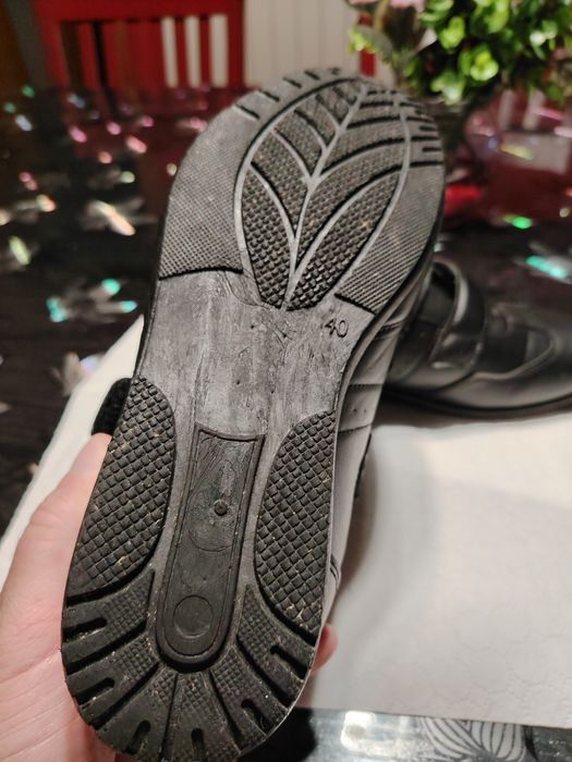 Adidași piele Nr 40