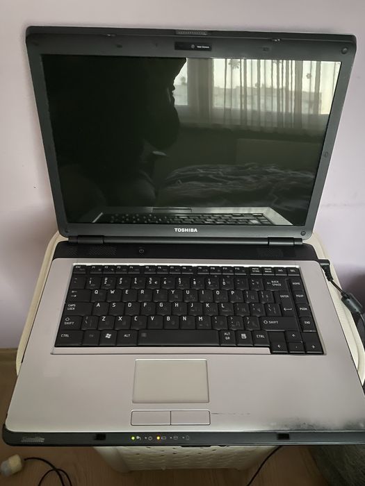 Лаптоп Toshiba l300