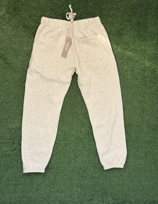 pantaloni essentials