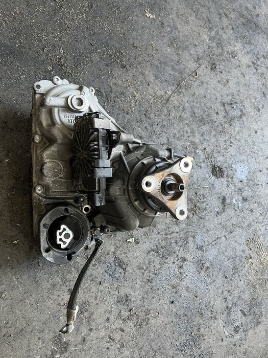 Раздатка с моторче бмв 5 г30/31 540хд 320 ( razdatka bmw g30/31 540xd