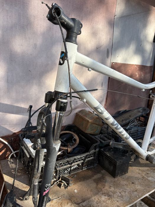 De vânzare un cadru de aluminiu btwin riverside 500