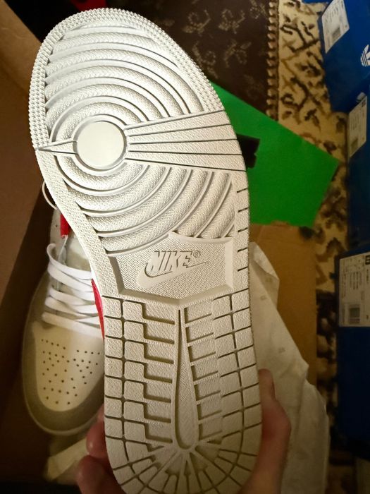 Jordan 1 Low Smoke Grey marimea 41 si 42