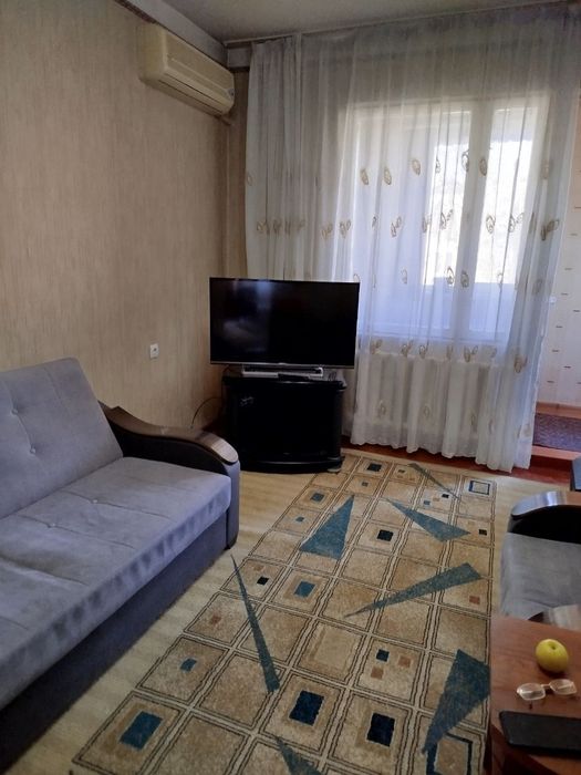 Продаю свою 2-х комн квартиру,15 квартал,метро Туркистан