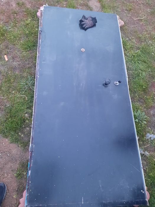 Продам железную дверь