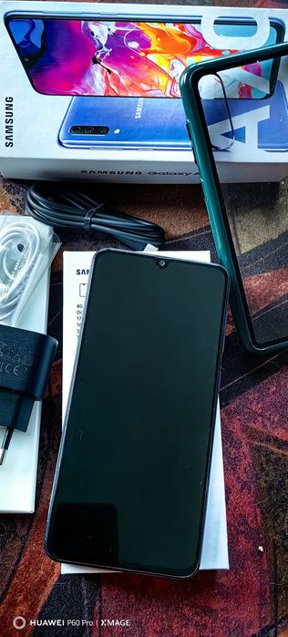 SAMSUNG GALAXY A70-Състояние като от магазина.Пълен комплекти