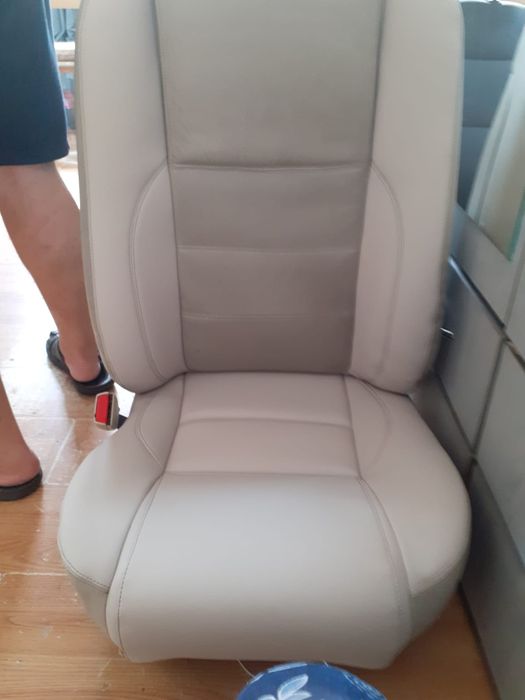 Tapiterii  si volane auto