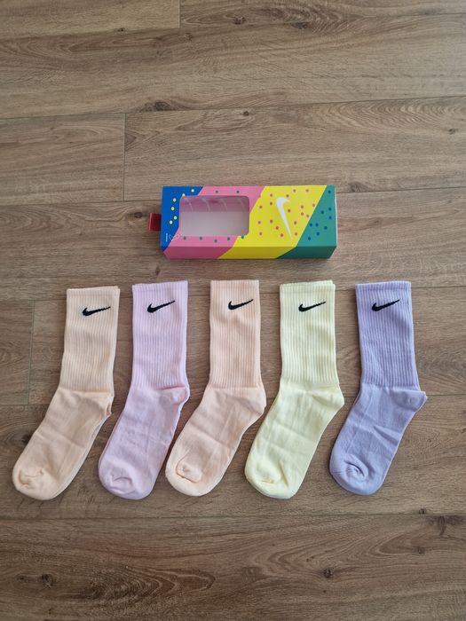 Дамски чорапи NIKE в кутия страхотни един размер