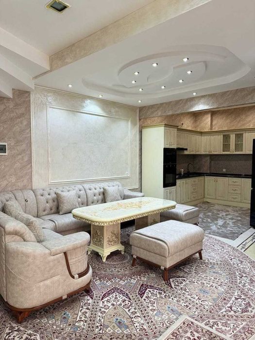 Сдается Офис и Жилье Евродом 3,5 сот 6 ком Дружба Народов Камолон Ош