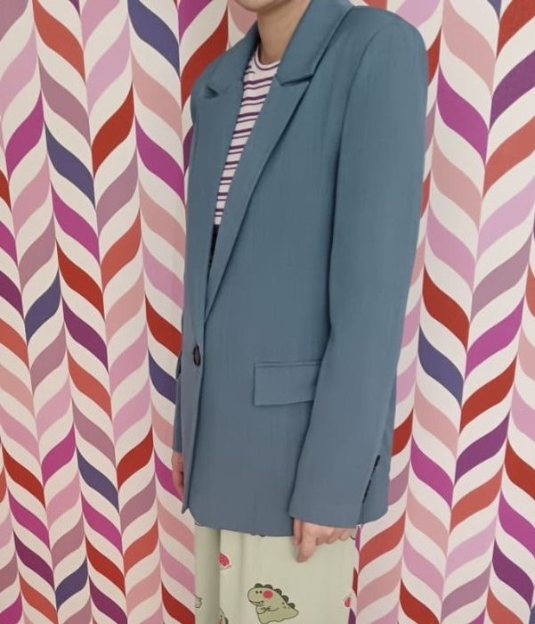 Одежда новая костюм и платье