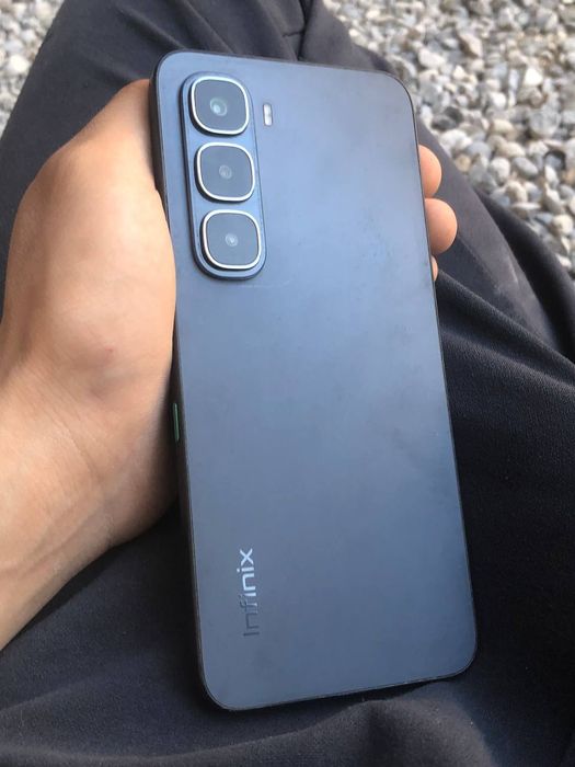 Infinix hot 60 i   ideal