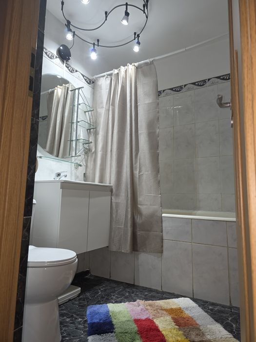 Inchiriez apartament 2 camere, 52mp, zona Auchan Titan