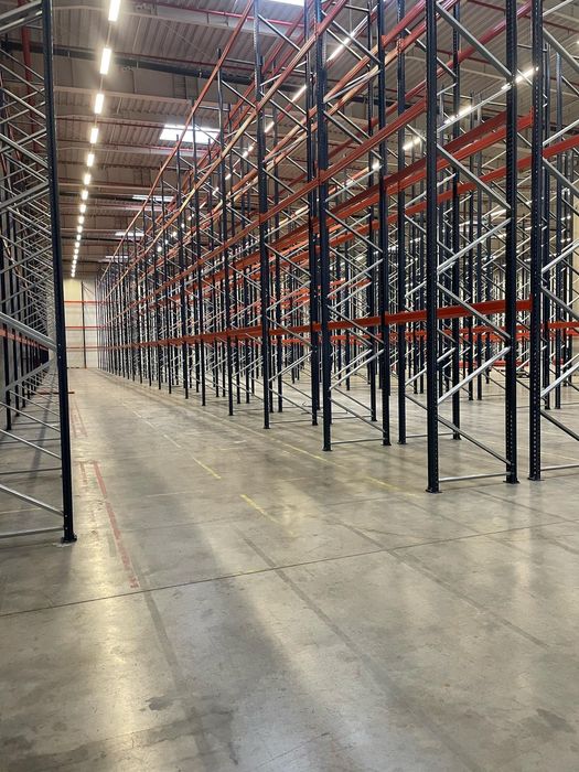 Rafturi metalice industriale reglabile 
Avem orice dimensiuni livram i