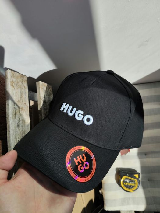 Hugo Jude sapca unisex culoare negru cu nume brand alb brodat marime OS noua originala