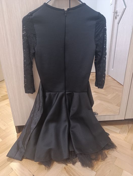 Дамска рокля с рози