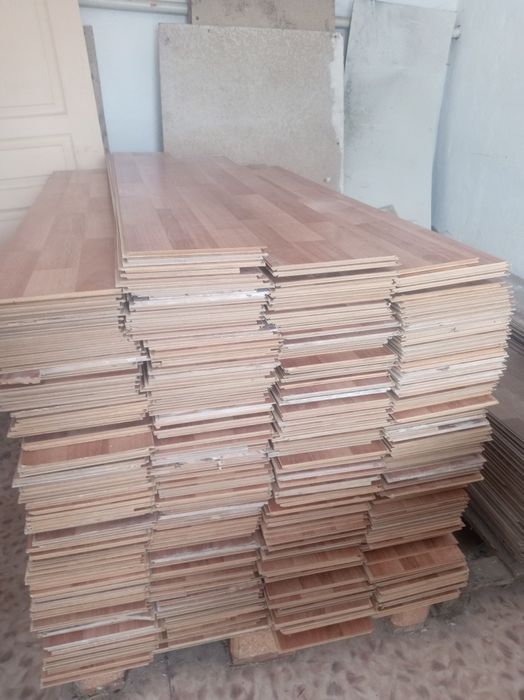 Продам ламинат в отличном состоянии