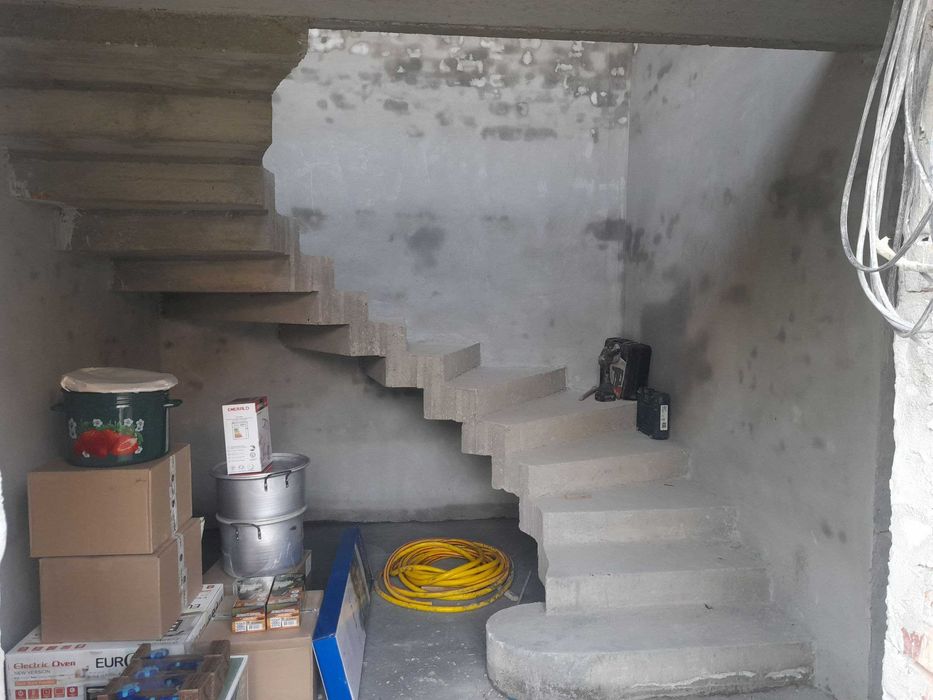 Zudlik bilan sotiladi