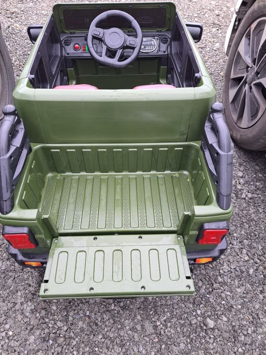 Продаётся машинка на пульту