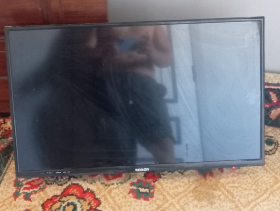 Roison 32 dyuym led televizor sotiladi televizor yaxshi holata toza