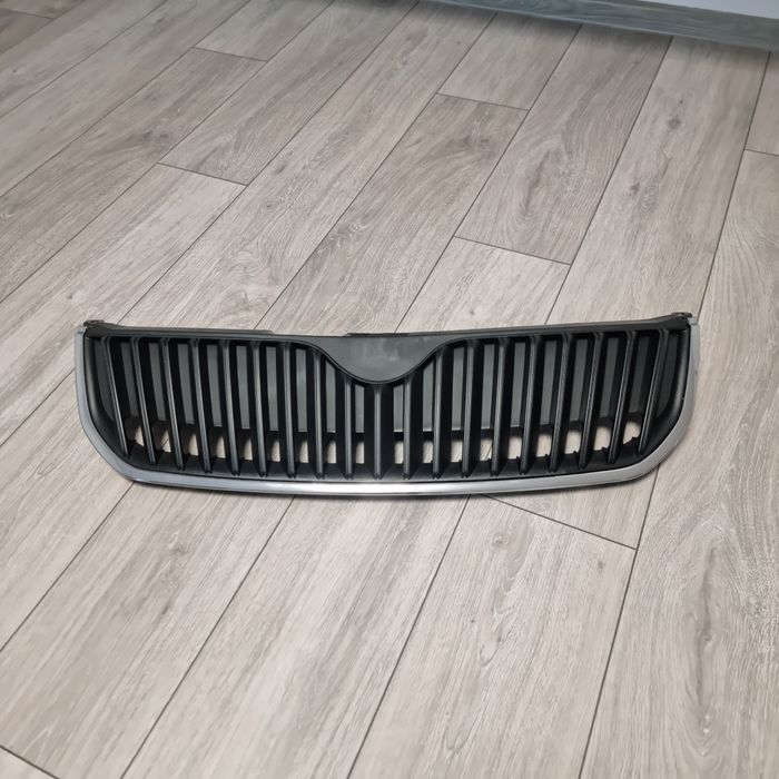 Grila cromata bara fata / radiator / capota Skoda Superb 2  2008-2013