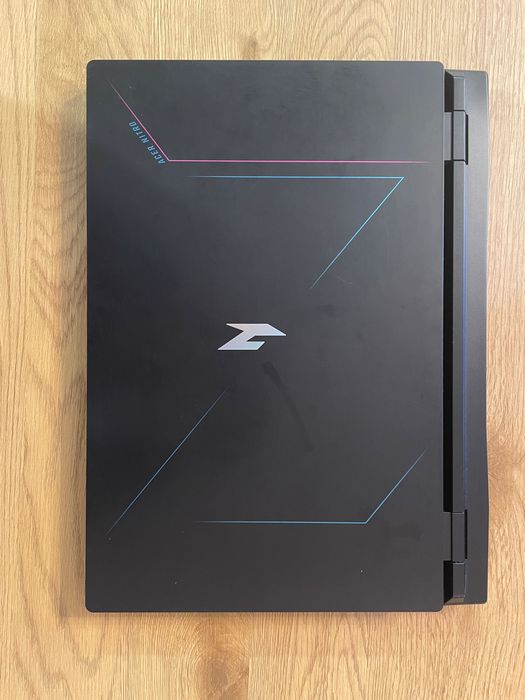 Acer Nitro 17 / i7-13700HX / RTX 4060 / 32GB RAM / 1TB SSD / 165Hz