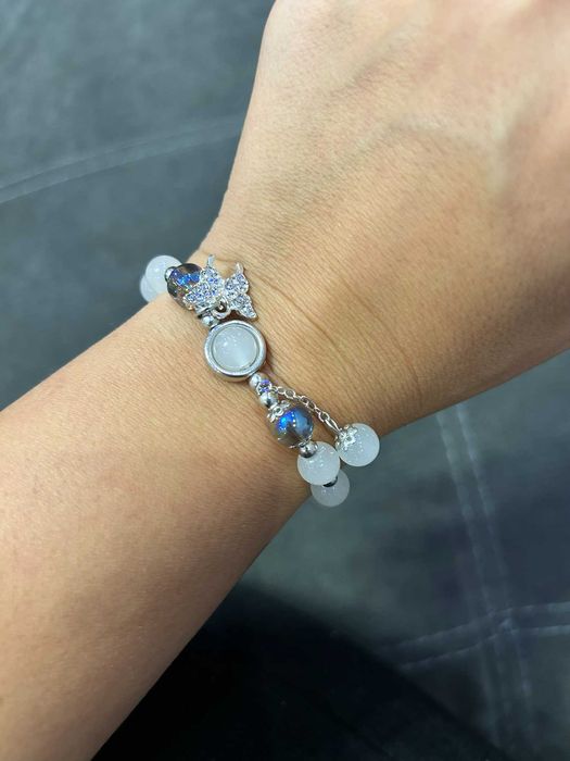 Гривни и други аксесоари